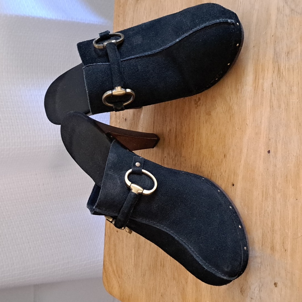 Black Suede high heels sz 7.5 by Colin Stuart